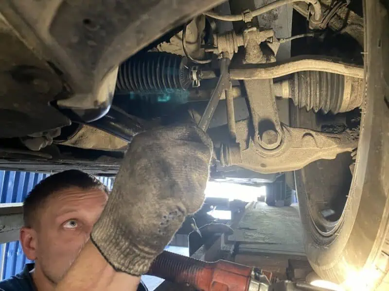 Замена рычага подвески