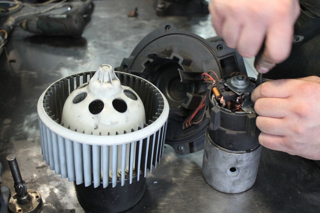 процесс ремонт моторчика печки
